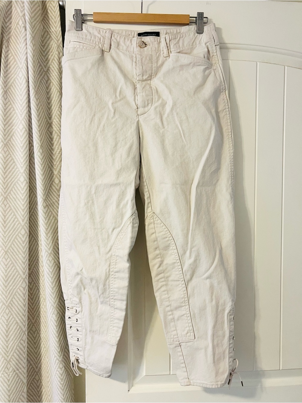 Banana Republic Cream Stone Wide-Leg Lace-Up Hem Barrel Jeans Pants Size 6